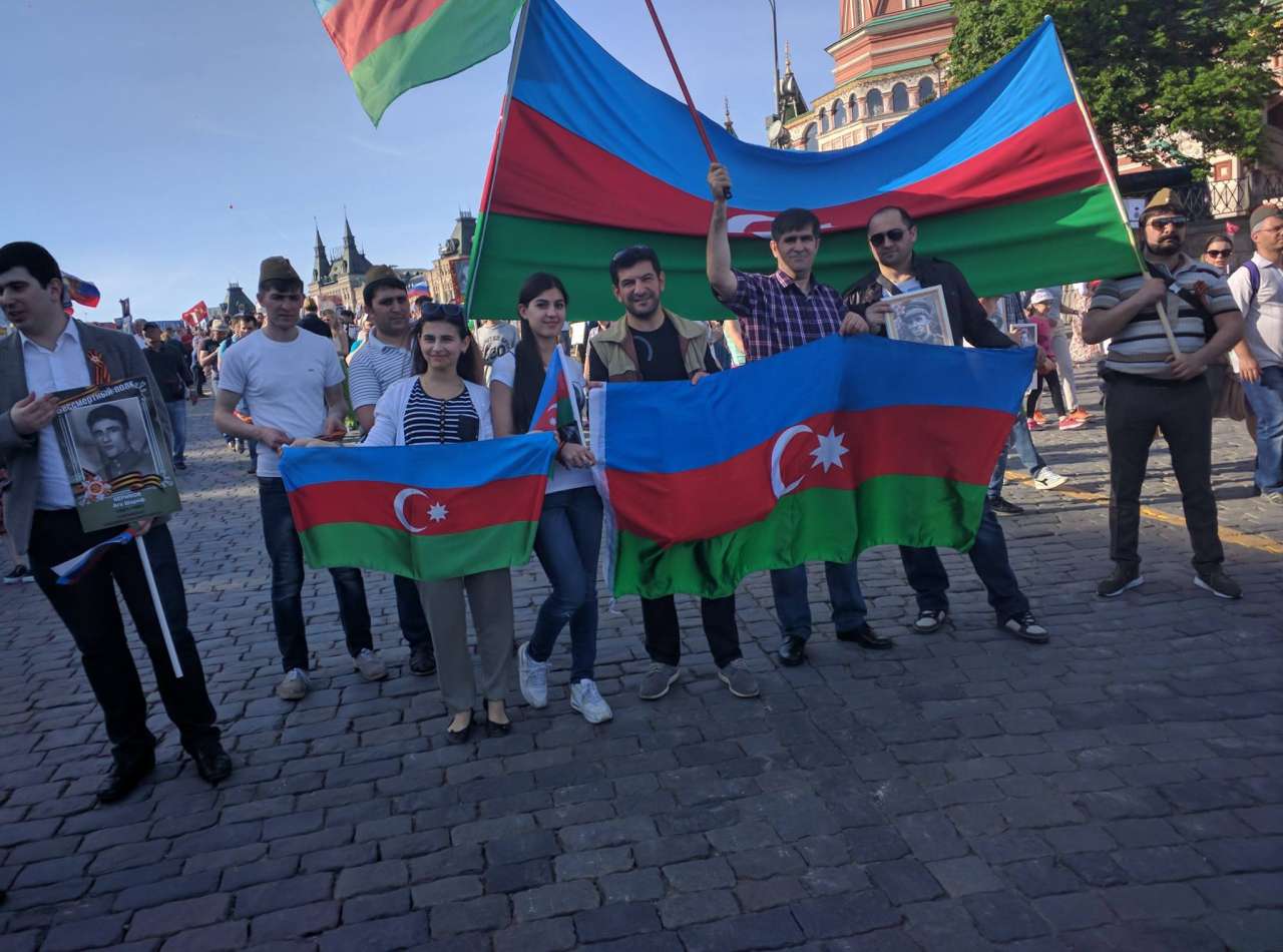 Флаги Азербайджана на Красной Площади  – шествие "Бессмертный полк" (ФОТО)