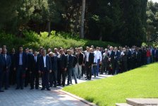 Общественность Азербайджана отмечает 93-ю годовщину со дня рождения общенационального лидера Гейдара Алиева (ФОТО)