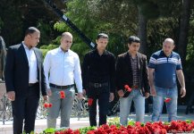 Общественность Азербайджана отмечает 93-ю годовщину со дня рождения общенационального лидера Гейдара Алиева (ФОТО)