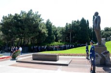 Общественность Азербайджана отмечает 93-ю годовщину со дня рождения общенационального лидера Гейдара Алиева (ФОТО)
