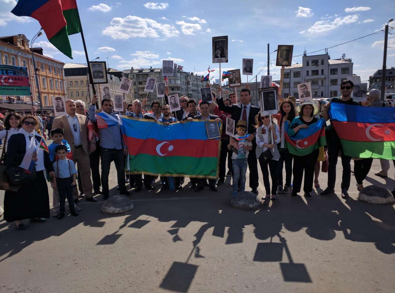 Флаги Азербайджана на Красной Площади  – шествие "Бессмертный полк" (ФОТО)