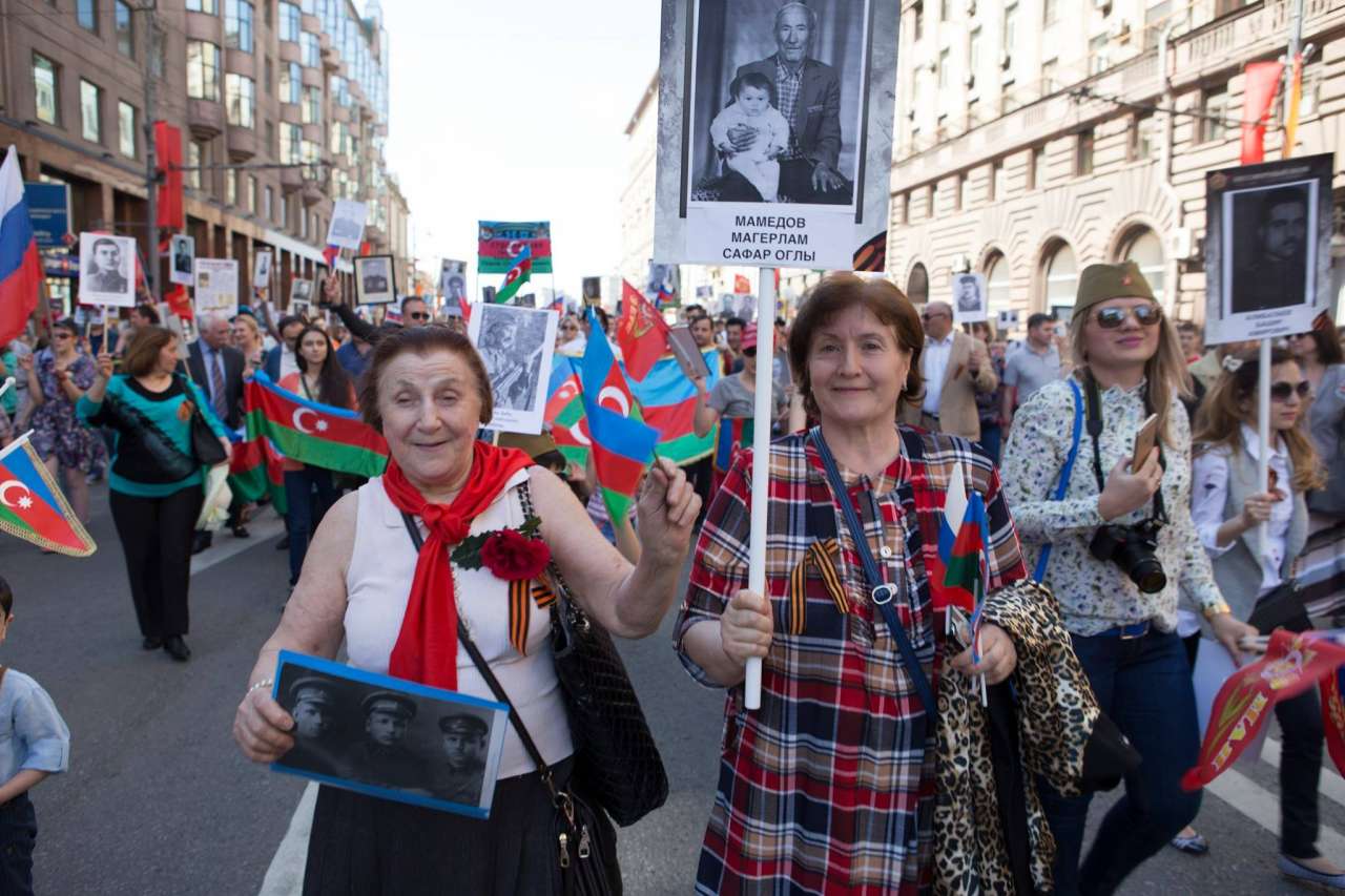 Флаги Азербайджана на Красной Площади  – шествие "Бессмертный полк" (ФОТО)