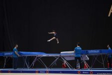 Стартовал второй день соревнований чемпионата Азербайджана и первенства Баку по прыжкам на батуте (ФОТО)