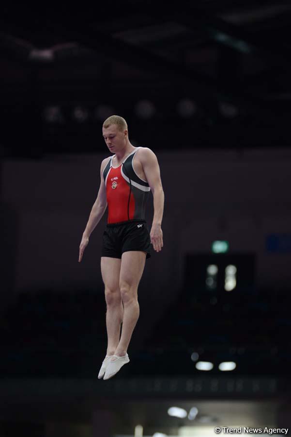 Стартовал второй день соревнований чемпионата Азербайджана и первенства Баку по прыжкам на батуте (ФОТО)