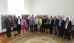 Выставка усовершенствованных музыкальных инструментов в Баку (ФОТО)
