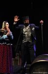 В Баку c большим успехом прошла премьера спектакля "Судьба Артиста" (ФОТО)