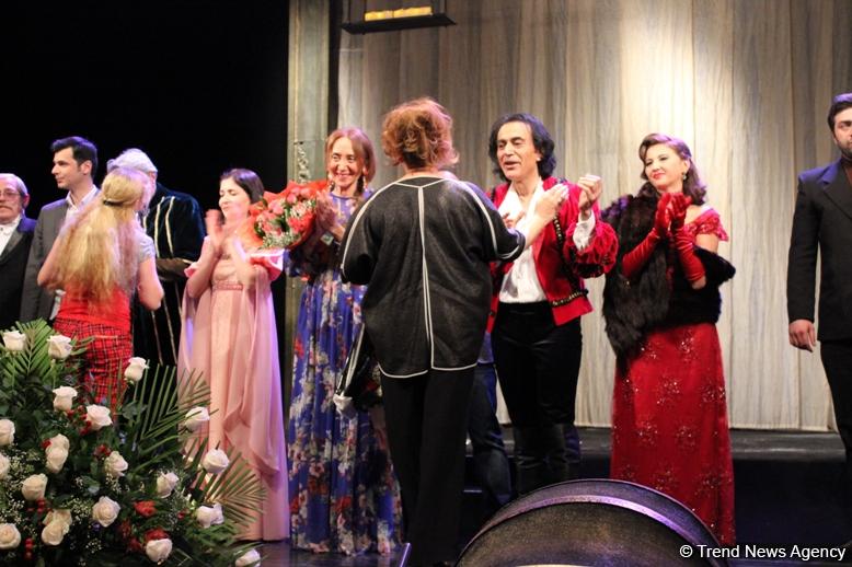 В Баку c большим успехом прошла премьера спектакля "Судьба Артиста" (ФОТО)