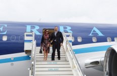 Президент Азербайджана и его супруга прибыли с рабочим визитом в Турцию