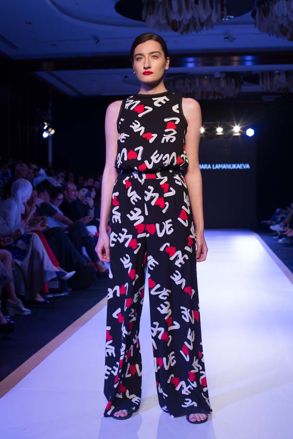 Потрясающее открытие Azerbaijan Fashion Week – яркие краски и тренды сезона (ФОТО)
