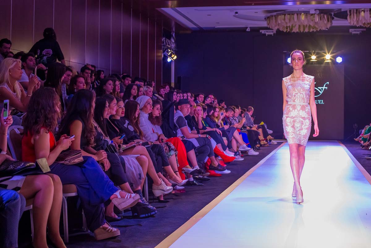 Потрясающее открытие Azerbaijan Fashion Week – яркие краски и тренды сезона (ФОТО)