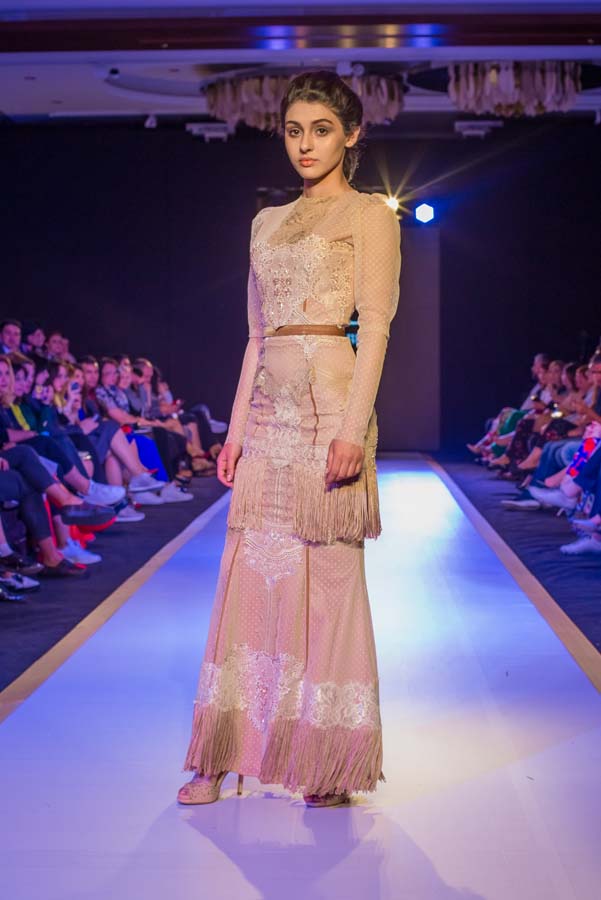 Потрясающее открытие Azerbaijan Fashion Week – яркие краски и тренды сезона (ФОТО)