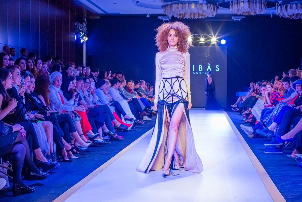 Потрясающее открытие Azerbaijan Fashion Week – яркие краски и тренды сезона (ФОТО)