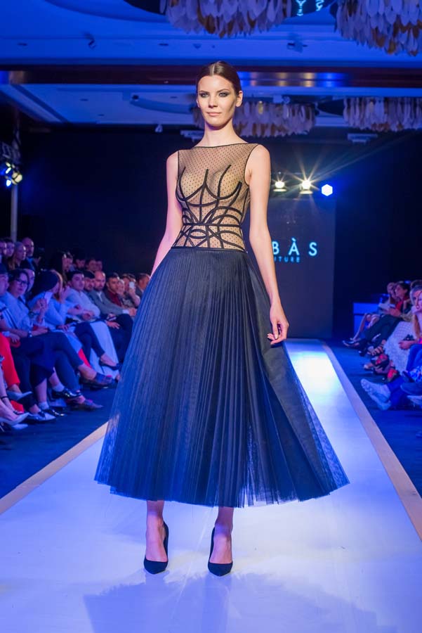 Потрясающее открытие Azerbaijan Fashion Week – яркие краски и тренды сезона (ФОТО)