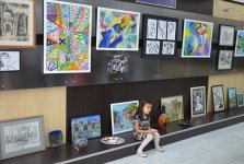В Баку открылась семейная художественная выставка (ФОТО)