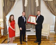 Президенту Ильхаму Алиеву вручена премия "Человек года в мире" (ФОТО)