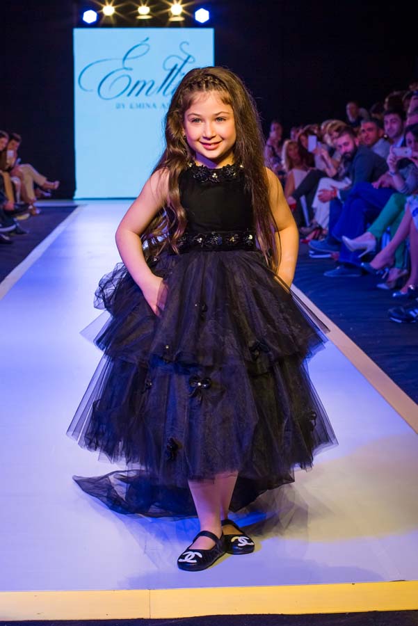 Дети и взрослые "взорвали" Баку на Azerbaijan Fashion Week (ФОТО)