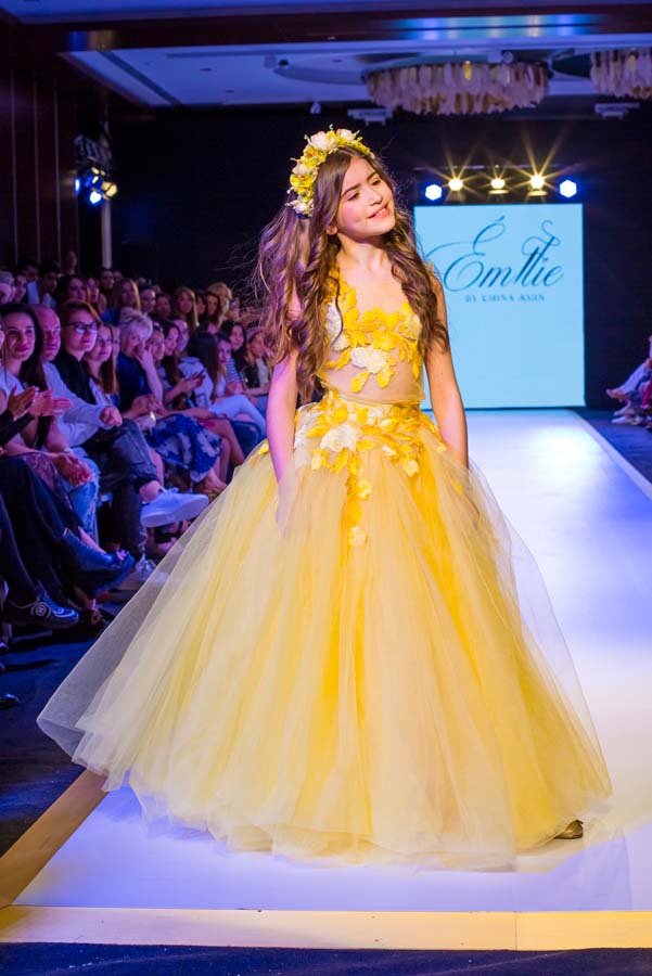 Дети и взрослые "взорвали" Баку на Azerbaijan Fashion Week (ФОТО)