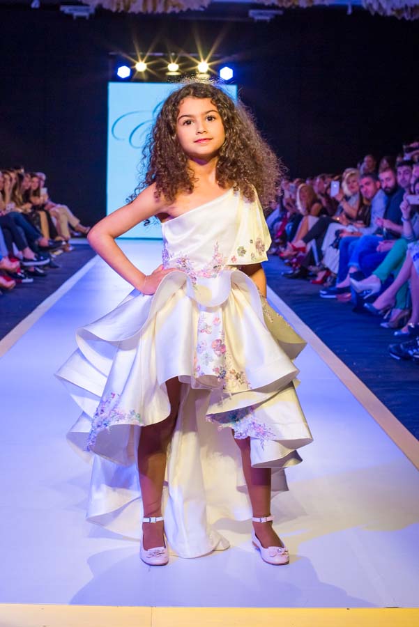 Дети и взрослые "взорвали" Баку на Azerbaijan Fashion Week (ФОТО)