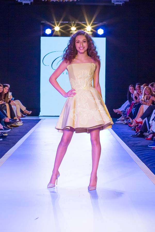 Дети и взрослые "взорвали" Баку на Azerbaijan Fashion Week (ФОТО)