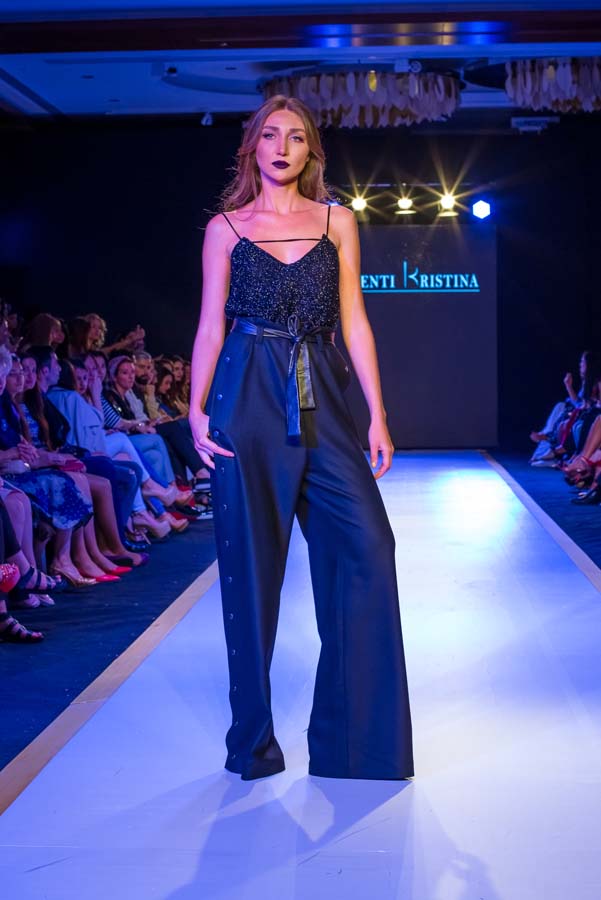 Дети и взрослые "взорвали" Баку на Azerbaijan Fashion Week (ФОТО)