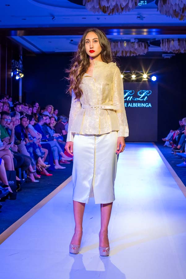 Дети и взрослые "взорвали" Баку на Azerbaijan Fashion Week (ФОТО)
