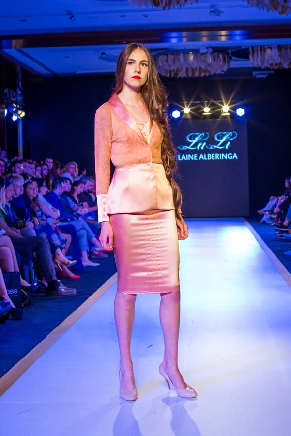 Дети и взрослые "взорвали" Баку на Azerbaijan Fashion Week (ФОТО)