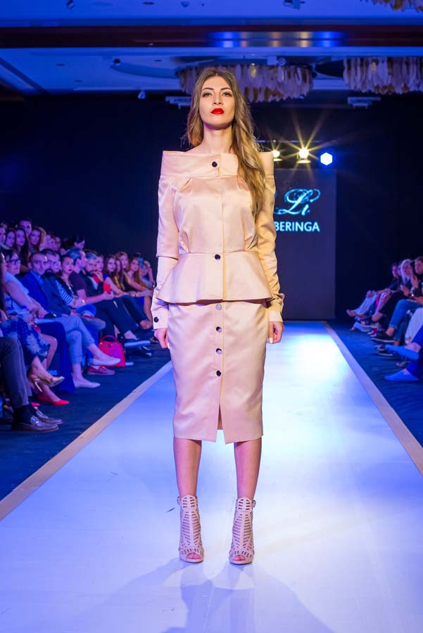 Дети и взрослые "взорвали" Баку на Azerbaijan Fashion Week (ФОТО)