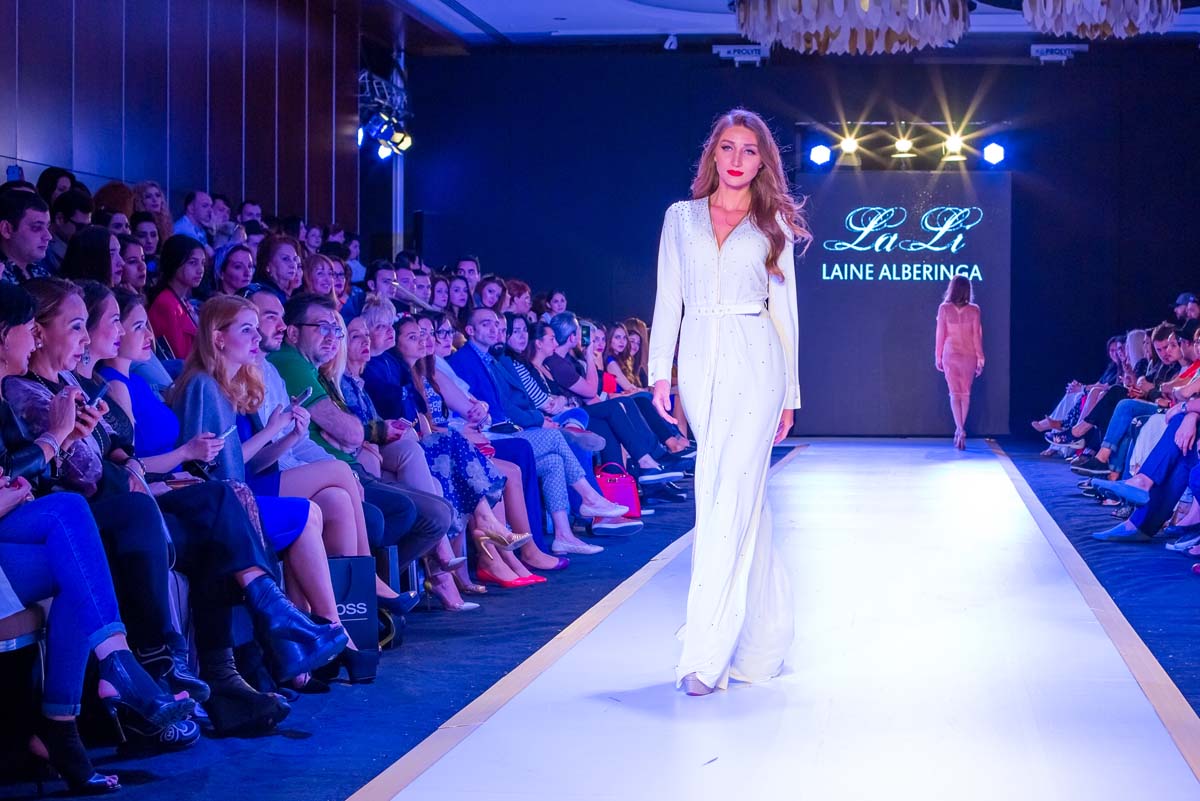 Дети и взрослые "взорвали" Баку на Azerbaijan Fashion Week (ФОТО)