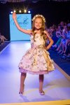 Дети и взрослые "взорвали" Баку на Azerbaijan Fashion Week (ФОТО)