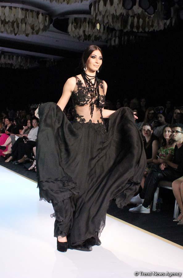Гюльнара Халилова стала главной моделью дефиле Khafiz Khan  на Azerbaijan Fashion Week (ФОТО)