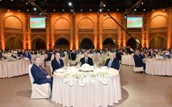 Президент Ильхам Алиев принял участие в официальном приеме по случаю Дня Республики (ФОТО)