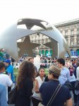 Флаг Азербайджана на Piazza del Duomo – Милан встречает финал Лиги чемпионов (ФОТО)