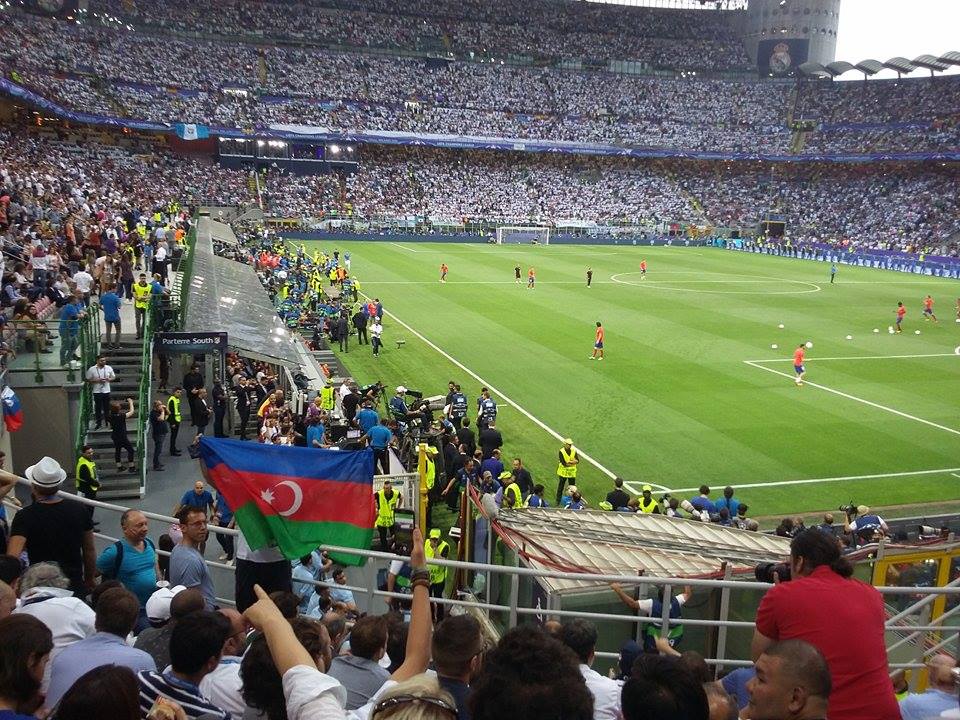 Азербайджанские болельщики в финале Лиги Чемпионов в Милане (ФОТО)