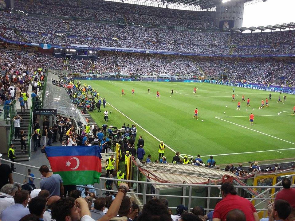 Азербайджанские болельщики в финале Лиги Чемпионов в Милане (ФОТО)