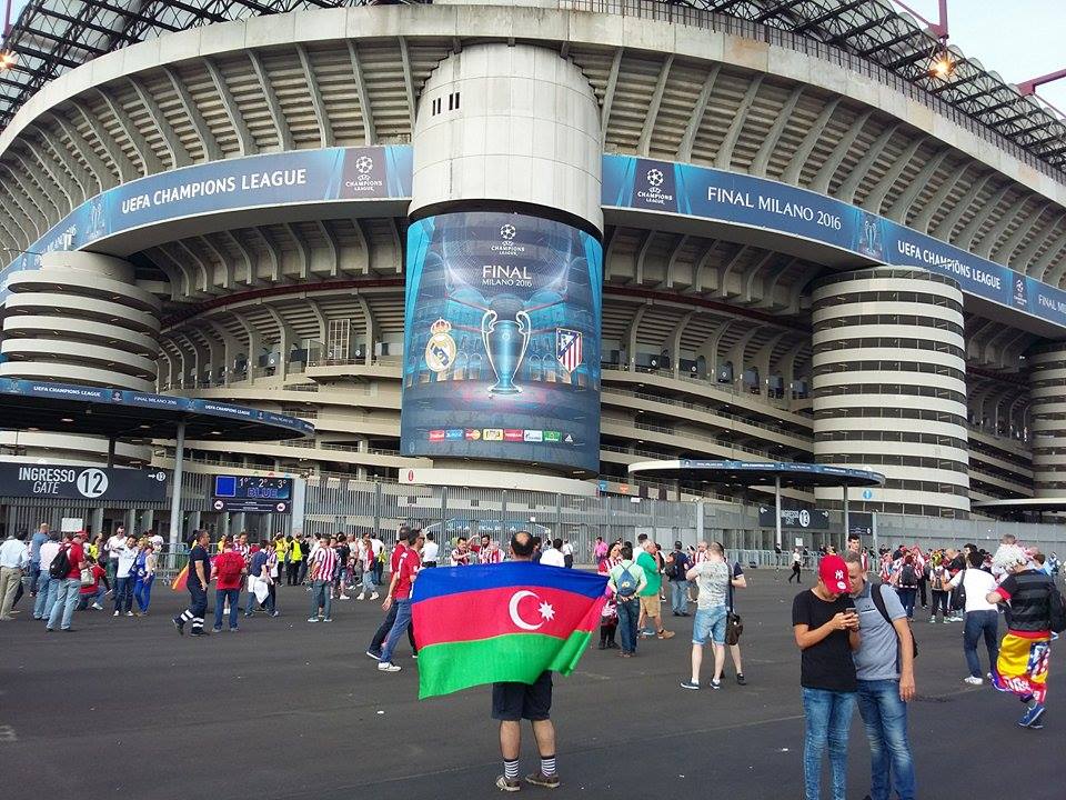Азербайджанские болельщики в финале Лиги Чемпионов в Милане (ФОТО)
