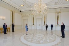 Президент Ильхам Алиев принял верительные грамоты нового посла Великобритании