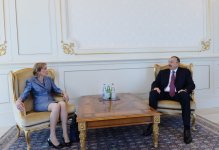Президент Ильхам Алиев принял верительные грамоты нового посла Великобритании