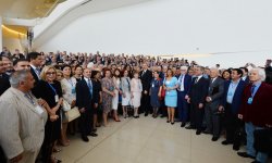 Президент Ильхам Алиев: Донесение азербайджанских реалий до мировой общественности зависит также от диаспорских организаций