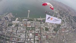 Звездные пилоты Red Bull Racing и панорама Баку (ФОТО)