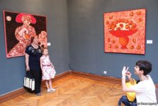 Праздник формулы цвета Вугара Мурадова, или Живые кисти трансформации (ФОТО)