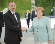 President Ilham Aliyev meets with German Chancellor Angela Merkel (PHOTO)