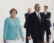 Президент Азербайджана Ильхам Алиев и Канцлер Германии Ангела Меркель выступили на пресс-конференции
