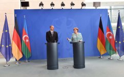 Президент Азербайджана Ильхам Алиев и Канцлер Германии Ангела Меркель выступили на пресс-конференции