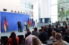 Президент Азербайджана Ильхам Алиев и Канцлер Германии Ангела Меркель выступили на пресс-конференции