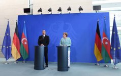 Президент Азербайджана Ильхам Алиев и Канцлер Германии Ангела Меркель выступили на пресс-конференции