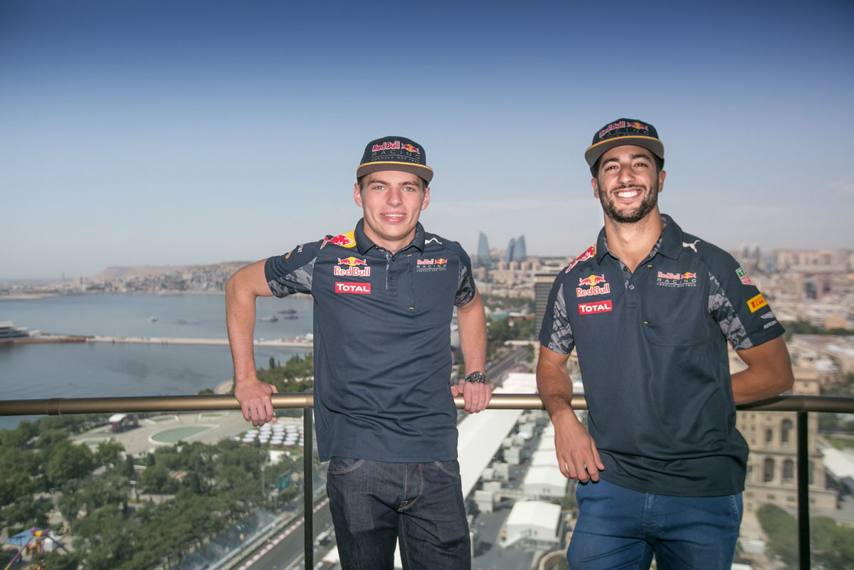 Звездные пилоты Red Bull Racing и панорама Баку (ФОТО)
