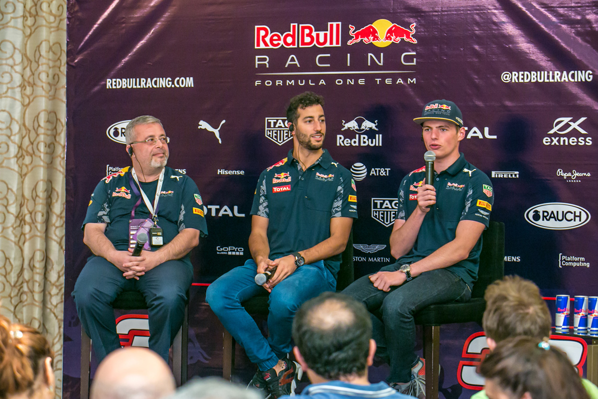 Звездные пилоты Red Bull Racing и панорама Баку (ФОТО)
