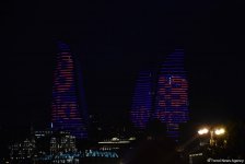 Chris Brown performs in Baku as part of F1 Grand Prix (PHOTO)