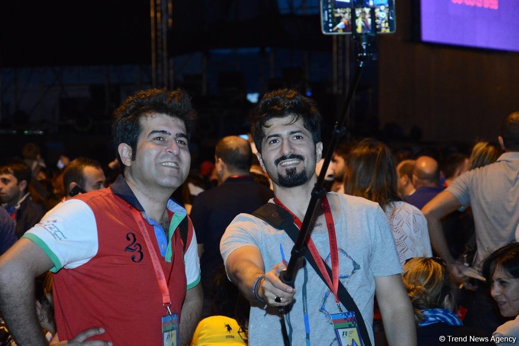 Chris Brown performs in Baku as part of F1 Grand Prix (PHOTO)