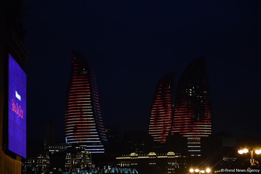 Chris Brown performs in Baku as part of F1 Grand Prix (PHOTO)